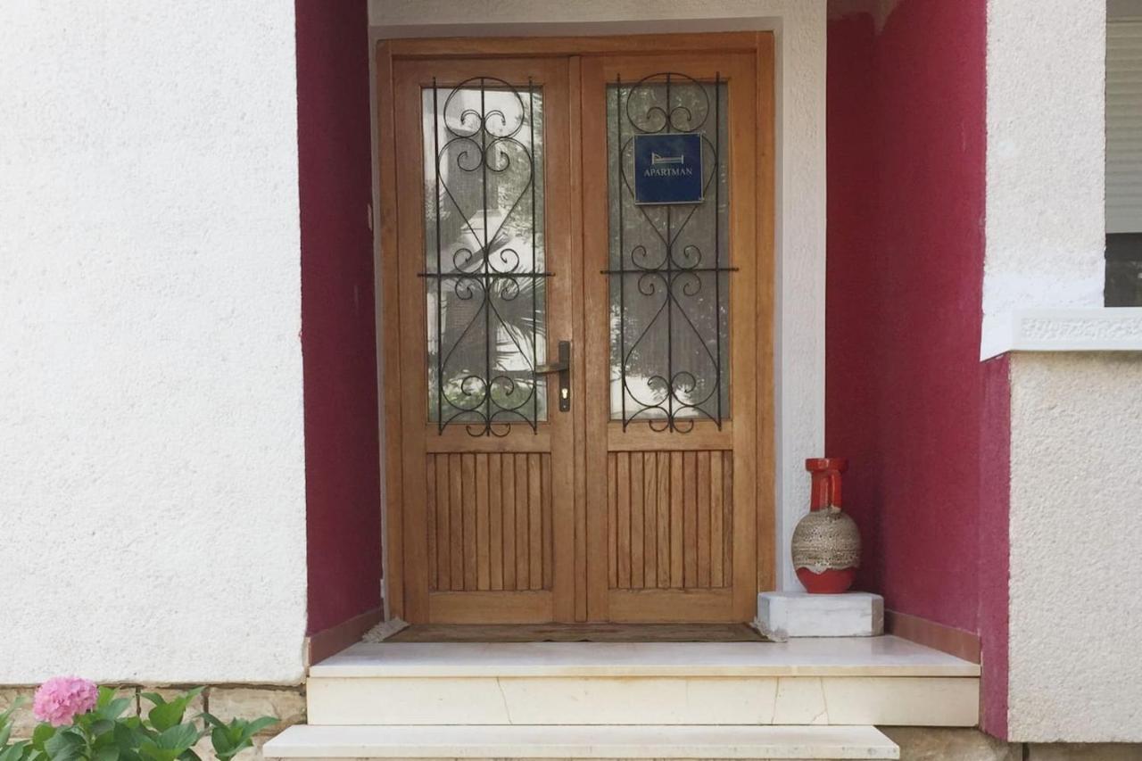 Domic ,Two Bedrooms Whit Large Terrace Njivice Extérieur photo