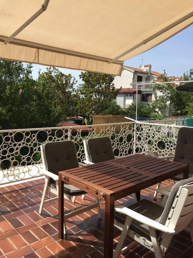 Domic ,Two Bedrooms Whit Large Terrace Njivice Extérieur photo